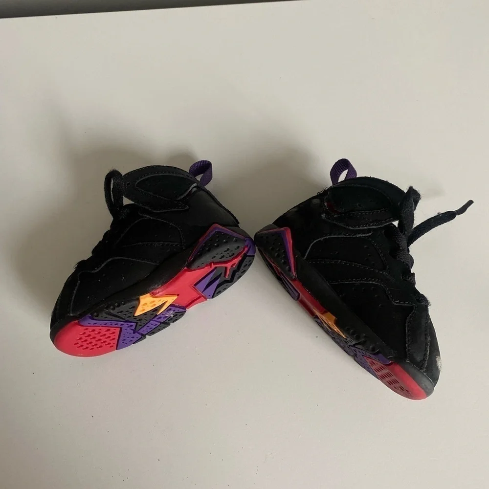 Air Jordan Size 4C